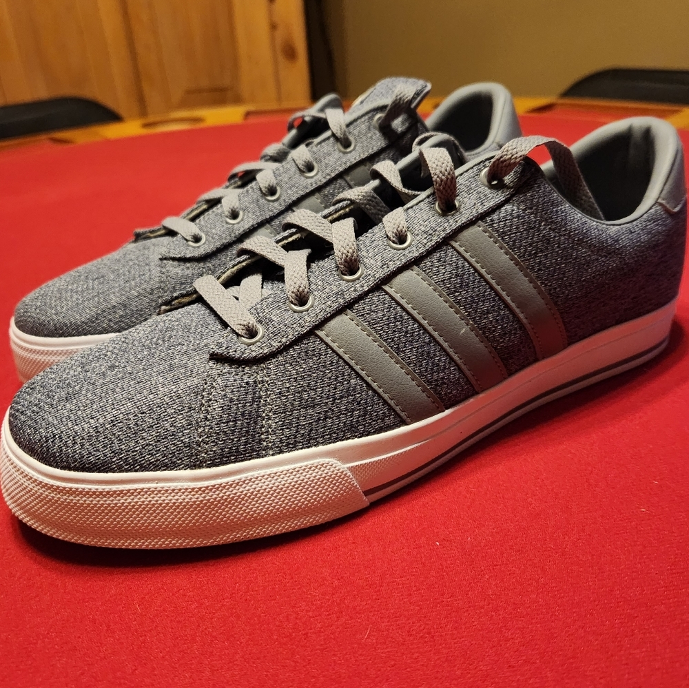 Adidas Men's Size 11 Sneakers
